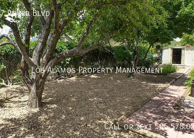 407 Rover Blvd — Photo 24
