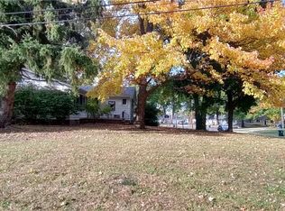 1247 Old Oak Rd, Amherst, OH 44001