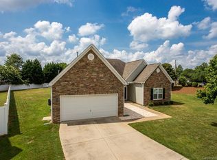 6900 Daisy Bee Ct, Charlotte, NC 28216