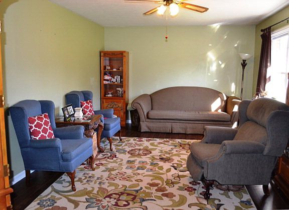 3rd image of 102 Westway Dr