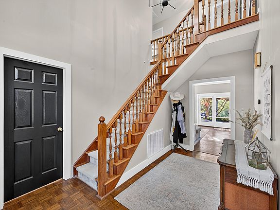 3rd image of 317 Northwood Dr