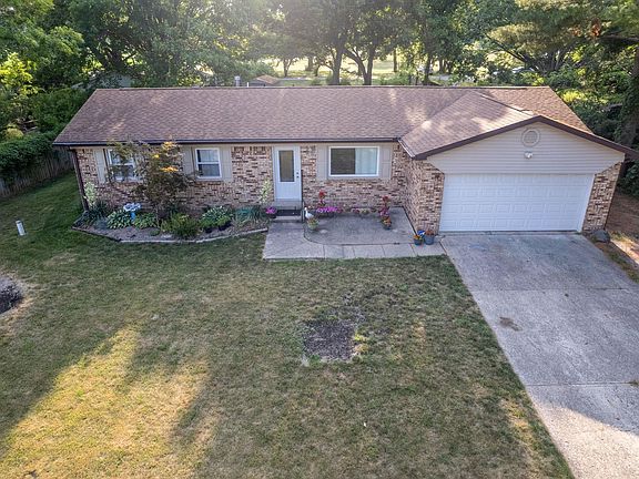 2nd image of 4404 Lake Villa Dr