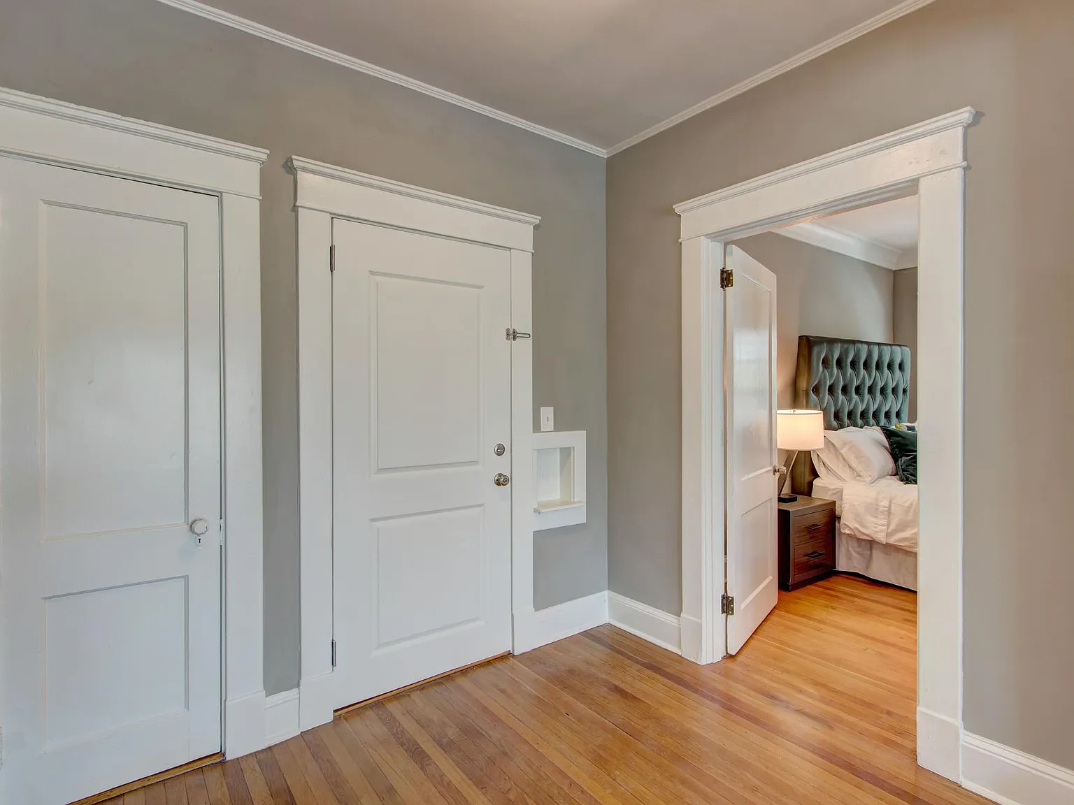 722 Ponce De Leon Ct NE — Photo 3