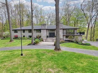22 Lake Lacoma Dr, Pittsford, NY 14534