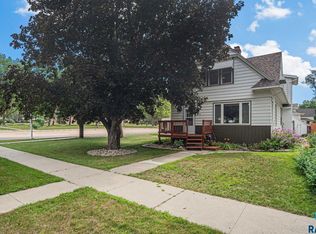 620 N Harth Ave, Madison, SD 57042