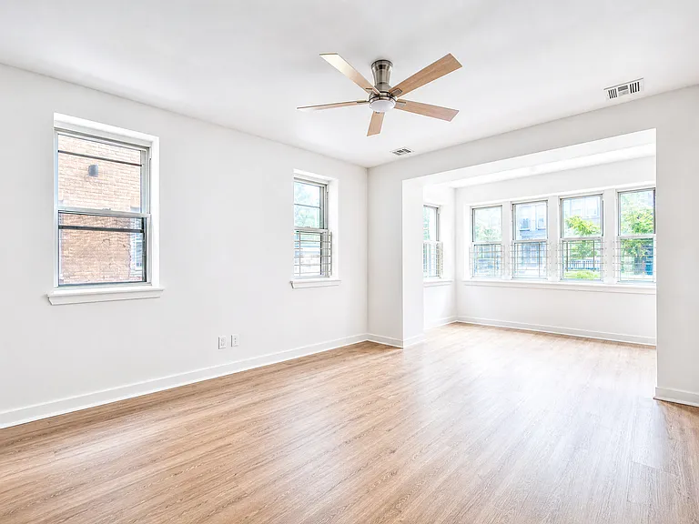 Walnut Court Apartments — Photo 6