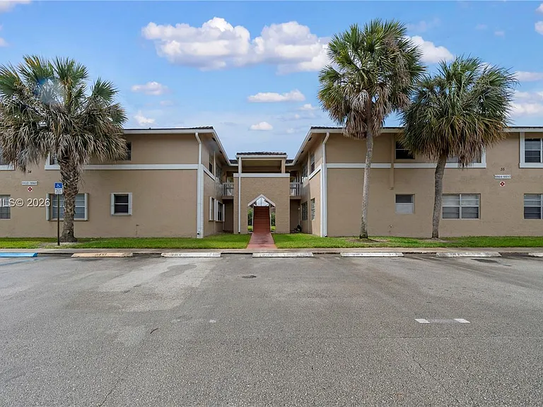 9964 Twin Lakes Dr #35-B — Photo 9