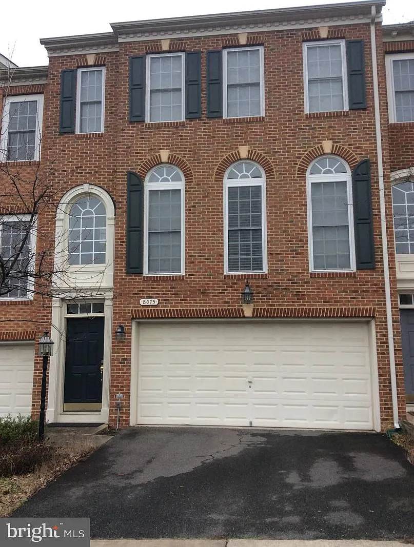 3 bed, 3.5 bath, 1948 sqft, $3,500 — Photo 1