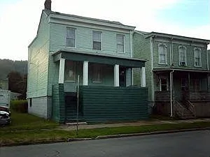 313 N York St photo 1