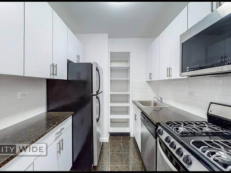 240 E 82nd St #5H — Photo 3