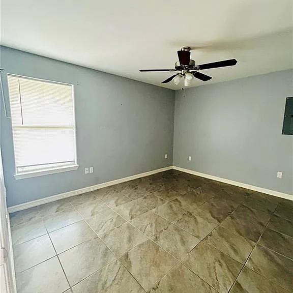 3206 Hill Crest Dr #5 — Photo 5