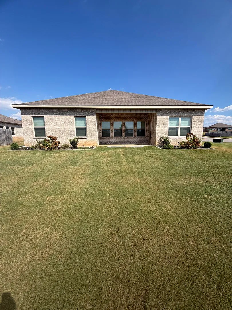 Available Now - The Links at Canebrake!! Beautiful 4 bedroom 3 bathroom across from the POOL! — Photo 4