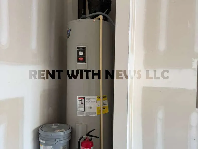115 Hunston Dr — Photo 37