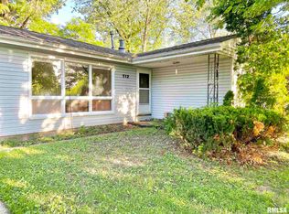 712 5th Ave, Dixon, IL 61021
