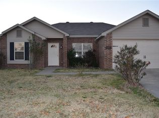 1901 Scarlet Oak Dr, Van Buren, AR 72956