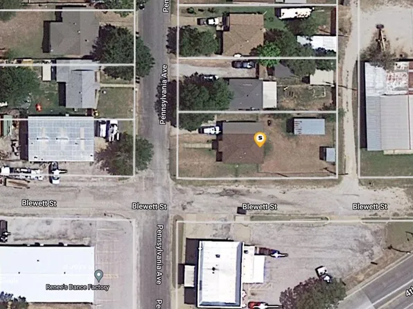 413 Pennsylvania Ave, Graham, TX 76450