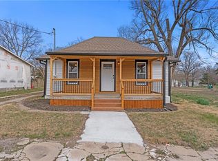 609 Leroy St, Osawatomie, KS 66064
