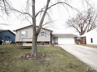 705 S Pine St, Delavan, IL 61734