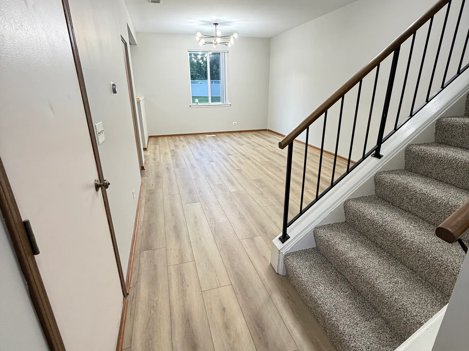 2 bed, 2.5 bath, 1290 sqft, $2,350 — Photo 2