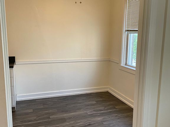 3rd image of 4960 Laclede Ave #209