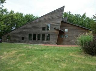 1719 Pella Ave, Oskaloosa, IA 52577