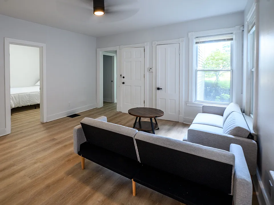 114 Edwards St #1B