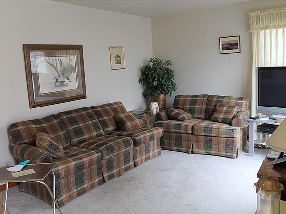 3rd image of 319 Mulberry Pl