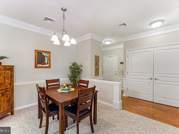 5th image of 921 Creekside Dr