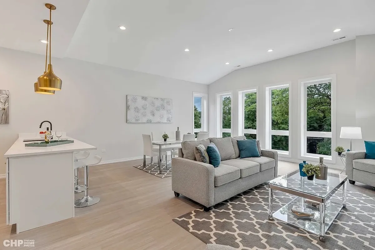 Building Photo - 5434 S Michigan Ave #2