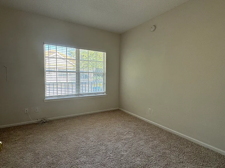 12423 Forest Lake Cir N #3 — Photo 26