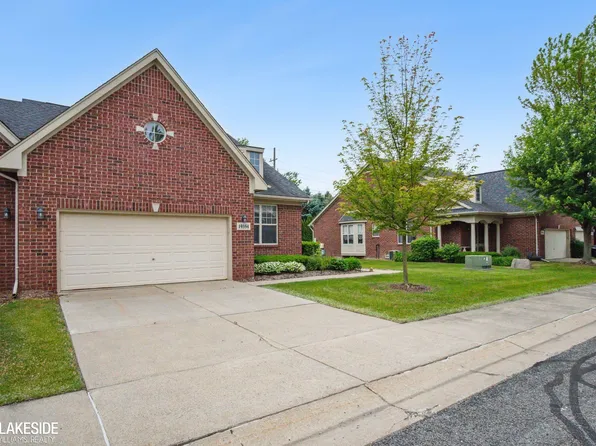 19354 Acorn Ln, Clinton Township, MI 48038