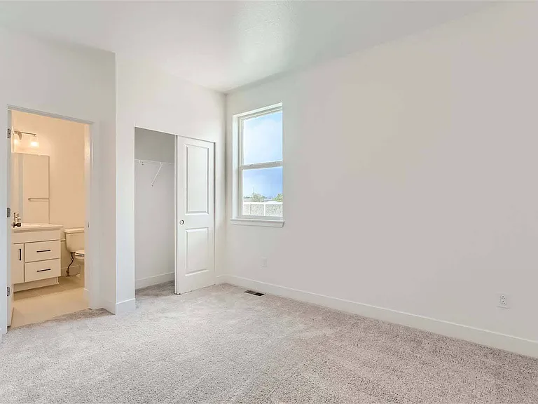 Second bedroom with ensuite bath