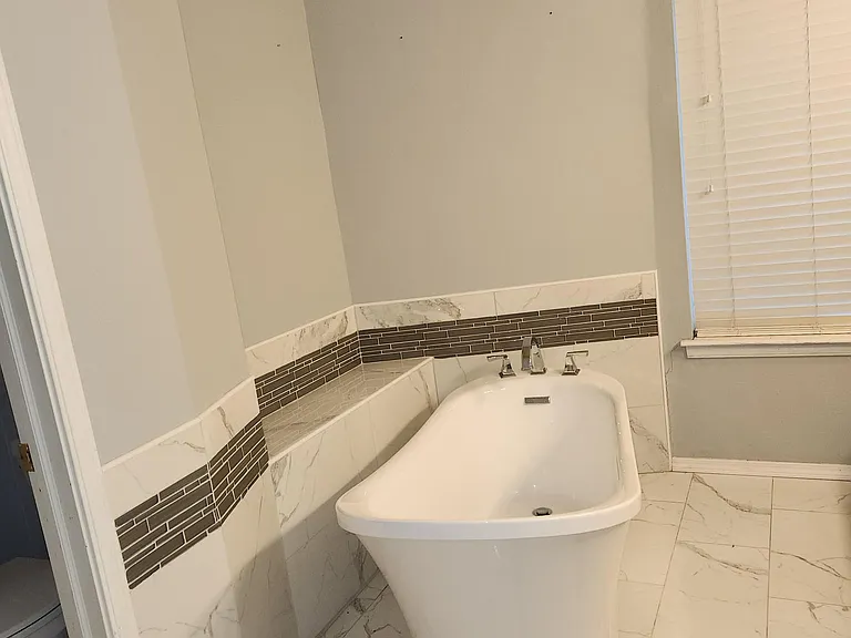 3109 S Maple Ave — Photo 3
