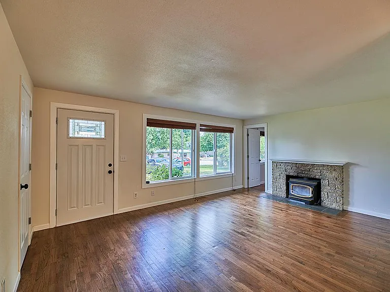 3823 145th Ave SE — Photo 2