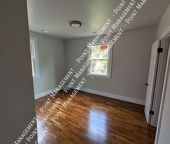 1522 Grayson Ave NW — Photo 4