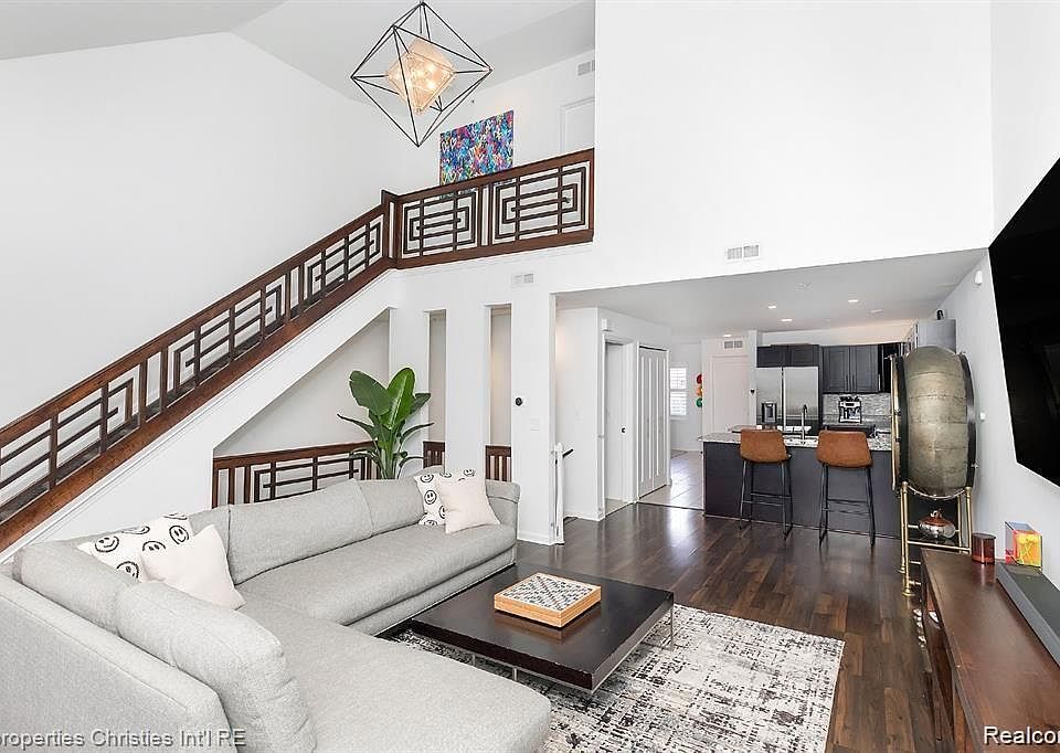 1st image of 2662 Woodward Ave #64