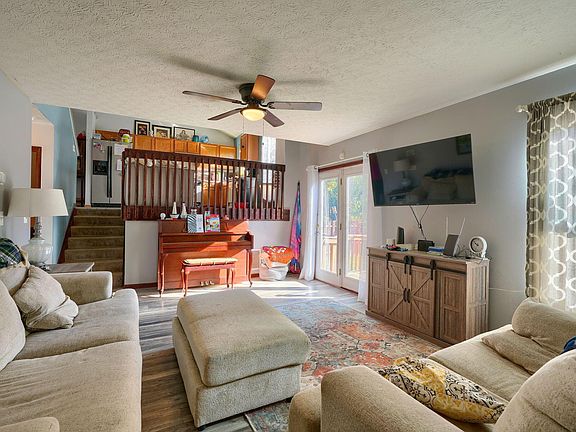 5th image of 3940 Eastrise Dr