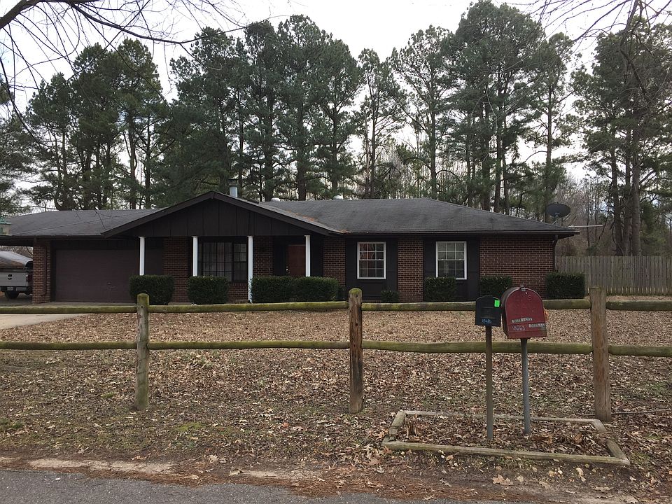 4 beds-2 bath-1800 sq ft-  