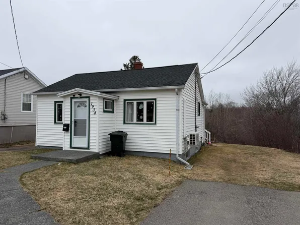 1934 Kings Rd, Cape Breton, NS B1L 1C6