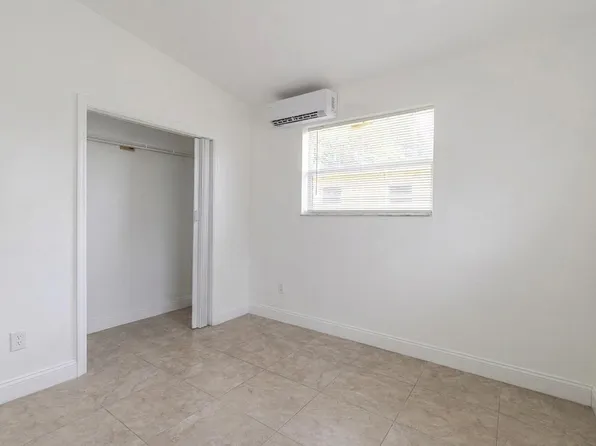 630 NW 15th Ter #1-2, Fort Lauderdale, FL 33311