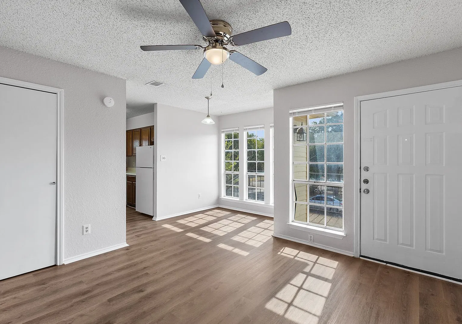 3 Bedroom/2 Bath Apartment - Washer/Dryer Included - 50% off First Month's rent! — Photo 1