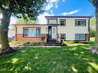 2001 Devonshire Rd, Waukegan, IL 60087