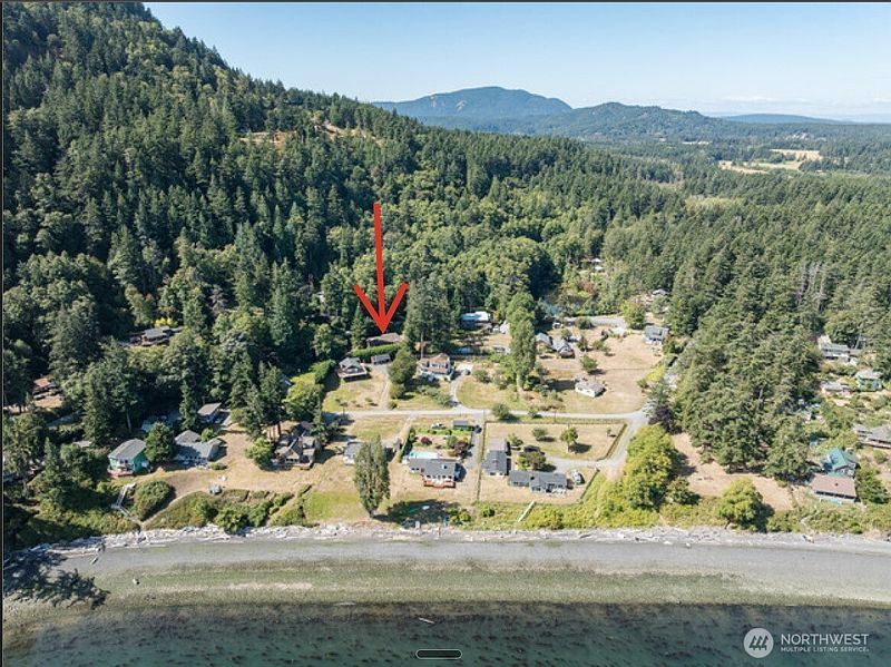 2nd image of 143 Raccoon Point Road