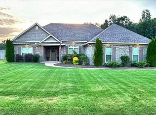 61 Regans Way, Deatsville, AL 36022