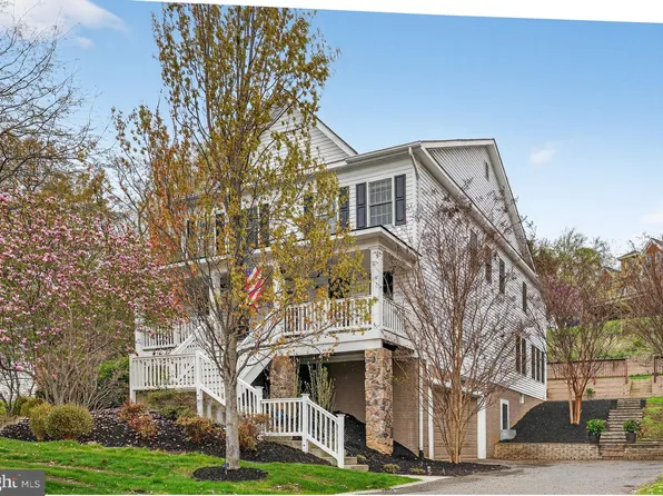 3112 Spring Dr, Alexandria, VA 22306