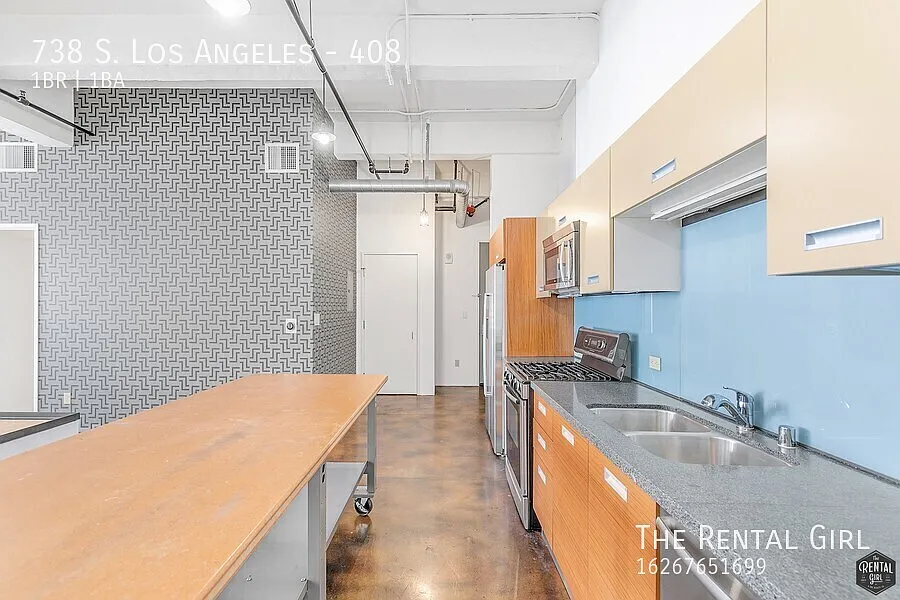 DTLA Loft Life | Soaring Ceilings + City Views | Rooftop Pool + Parking In Nearby Garage! — Photo 2