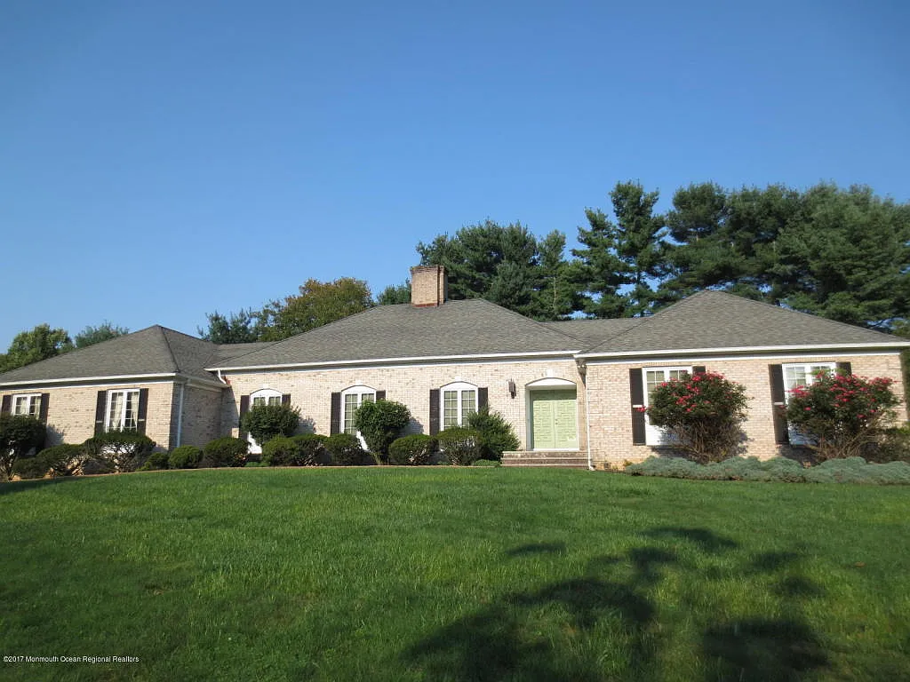 20 Longview Dr photo 1