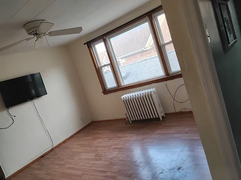 142 W 31st St #3 — Photo 4