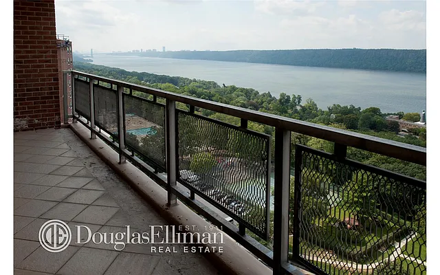 Sold by Douglas Elliman | media 26