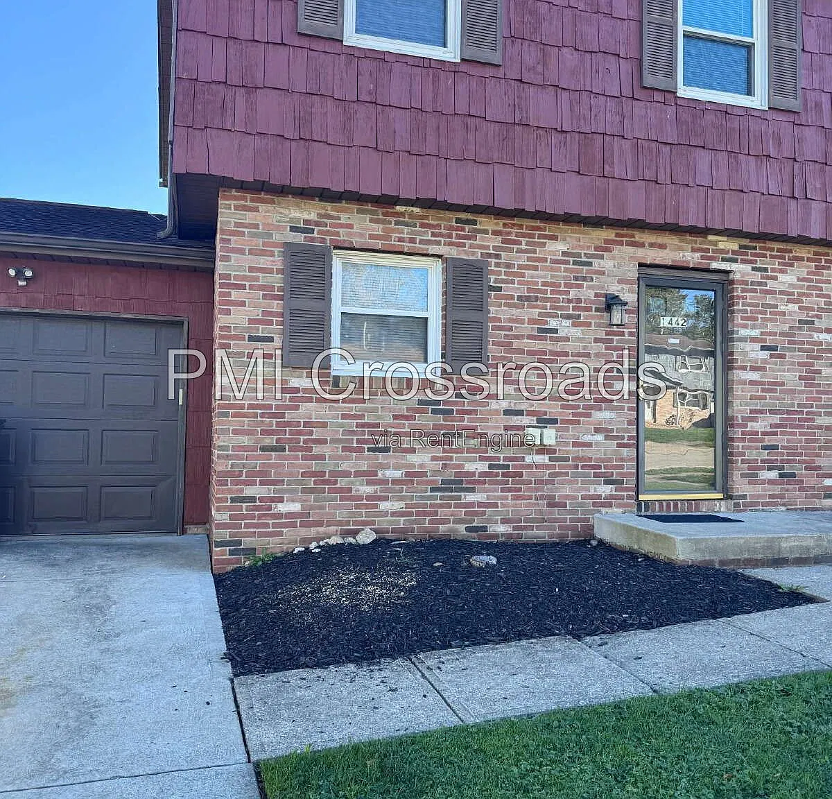 3 bed, 1.5 bath, 1140 sqft, $1,520 — Photo 1